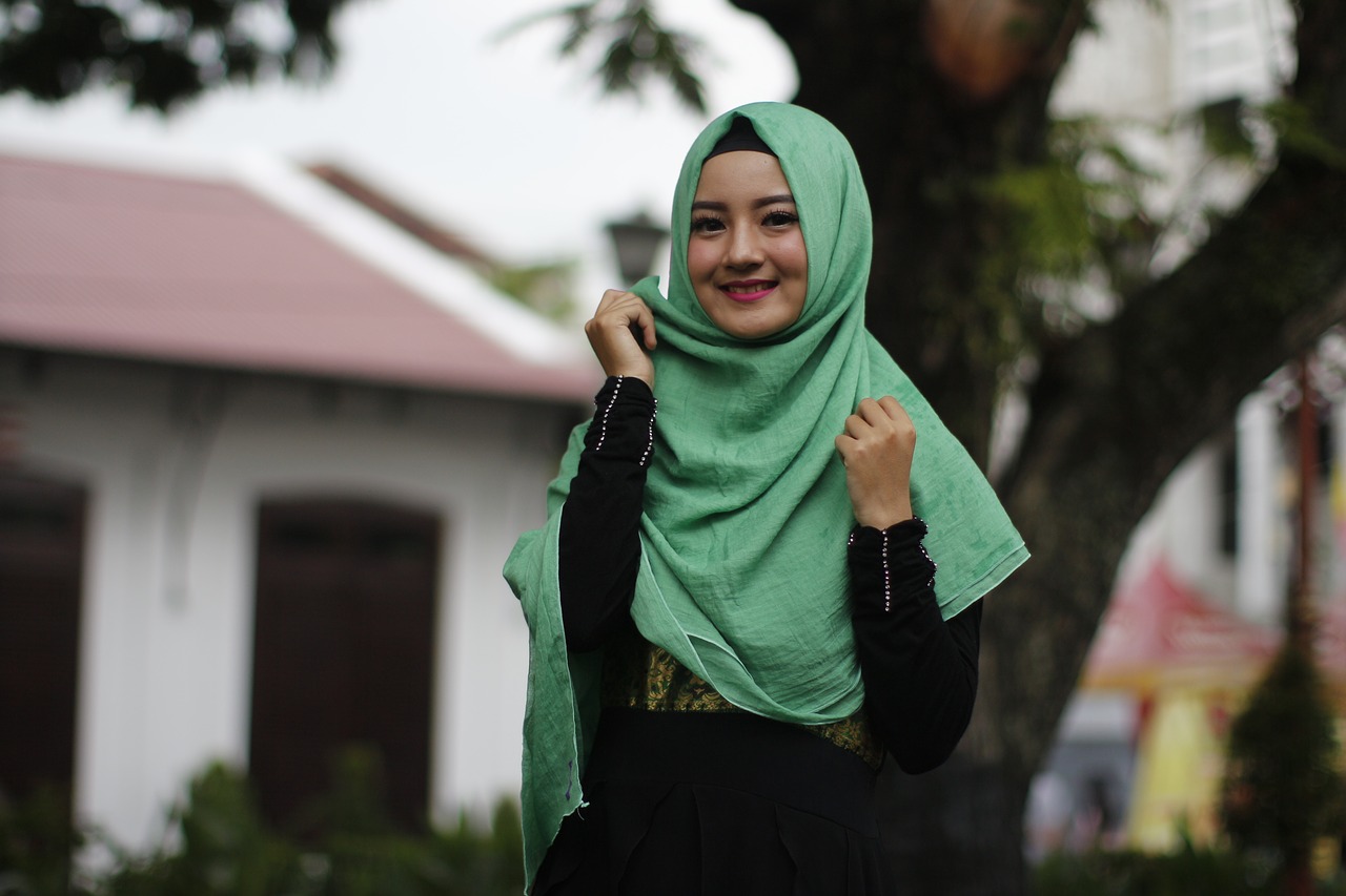 padu padan gamis hitam dengan jilbab padu padan gamis hitam dengan jilbab
